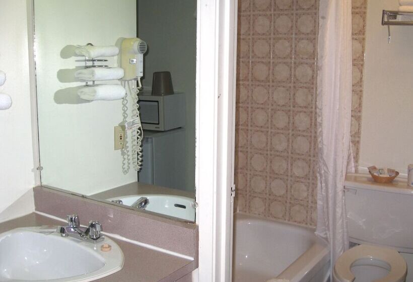 فندق Colonial Inn