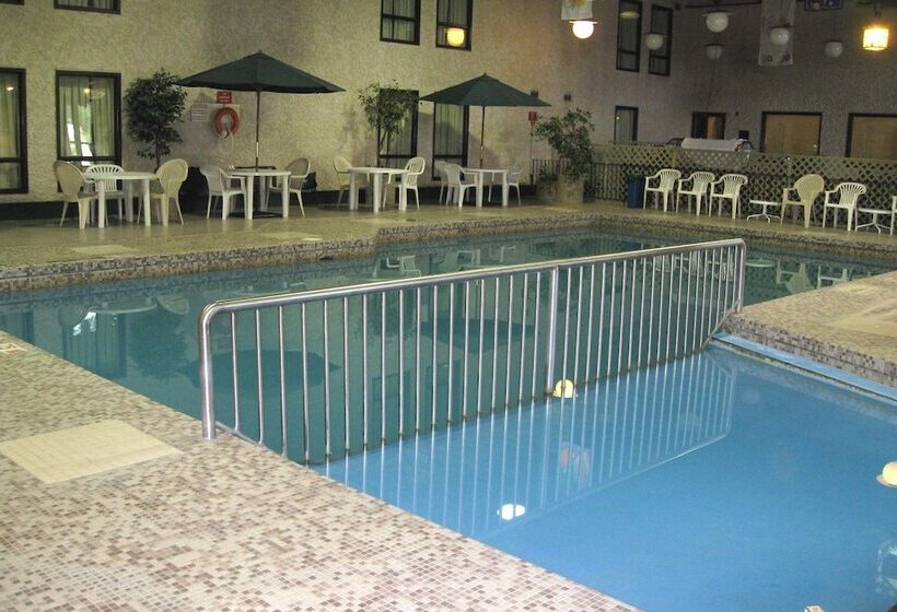 فندق Colonial Inn