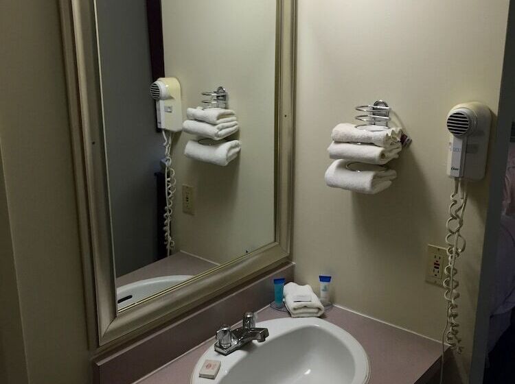 فندق Colonial Inn