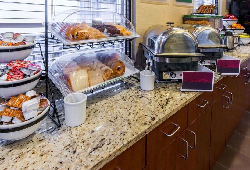 فندق Comfort Inn & Suites