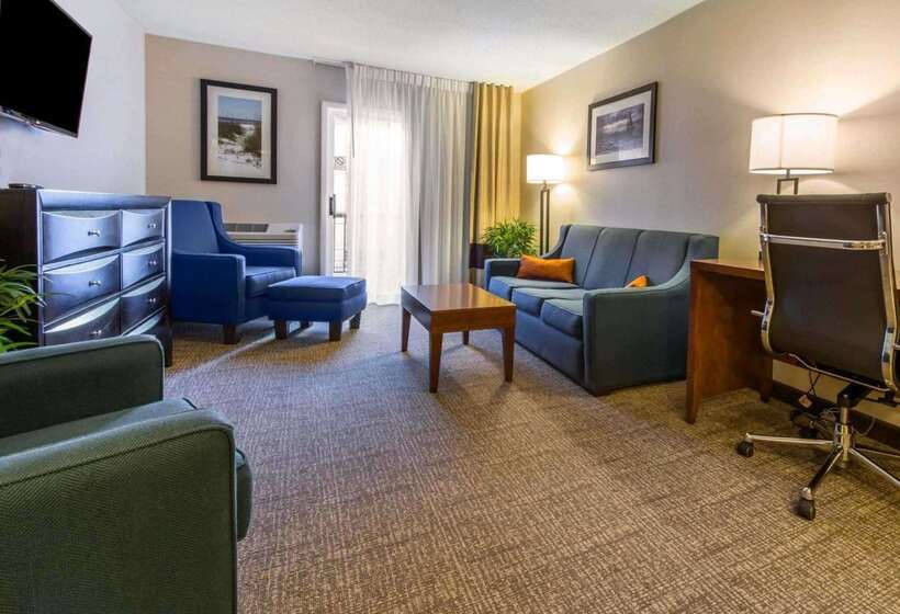 فندق Comfort Inn & Suites