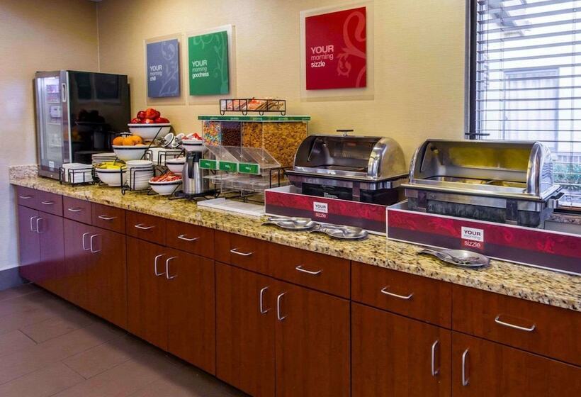 فندق Comfort Inn & Suites