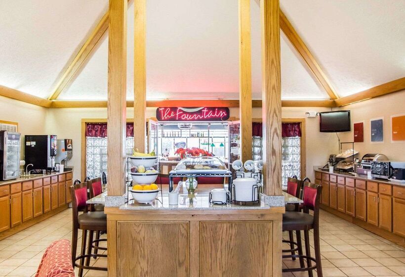 בית מלון כפרי Comfort Inn