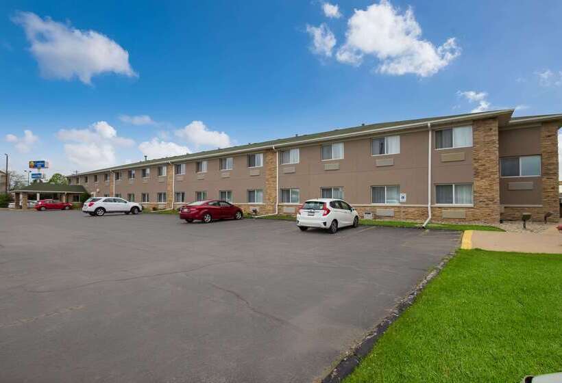 Отель Quality Inn & Suites