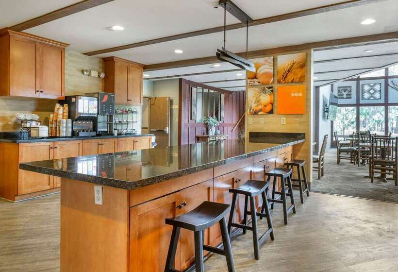 هتل Comfort Inn I17 & I40