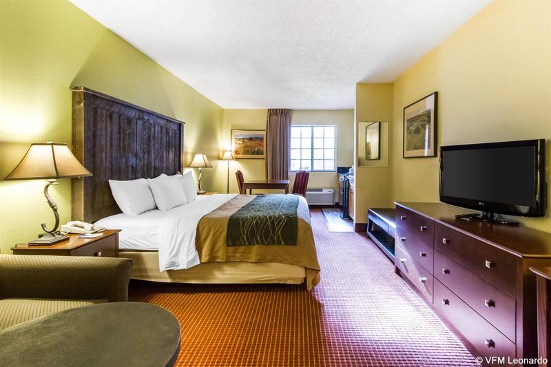 هتل Comfort Inn I17 & I40