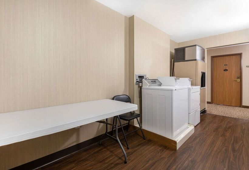 בית מלון כפרי Comfort Inn