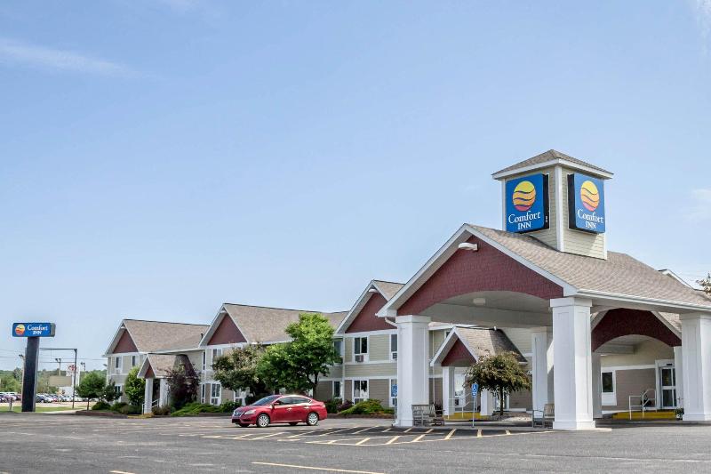 בית מלון כפרי Comfort Inn