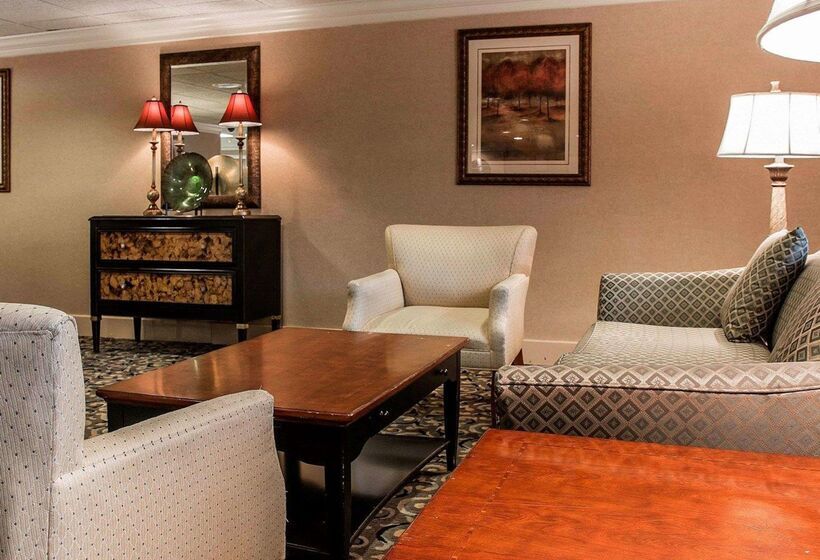 فندق Comfort Inn Livonia