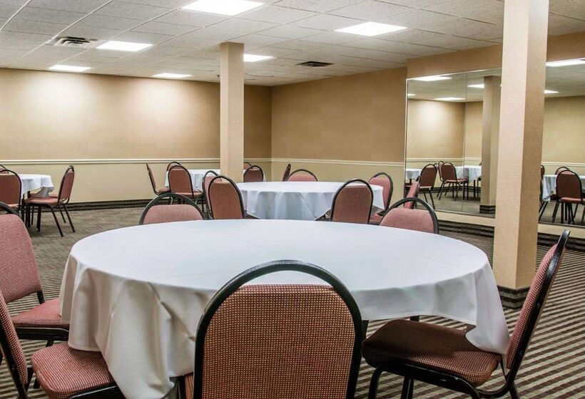 فندق Comfort Inn Livonia