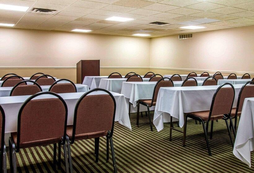 فندق Comfort Inn Livonia