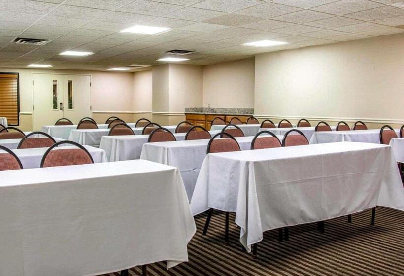 فندق Comfort Inn Livonia