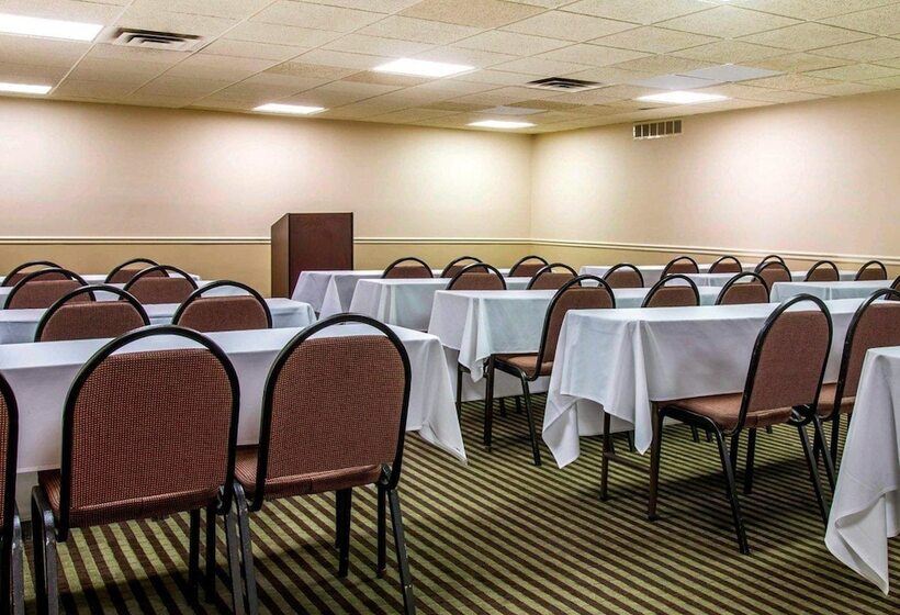 فندق Comfort Inn Livonia