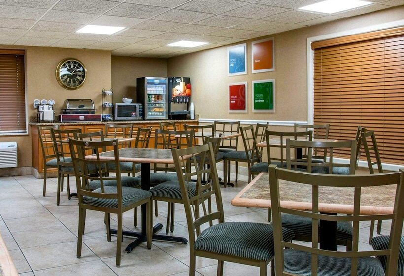 فندق Comfort Inn Livonia