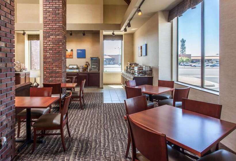 בית מלון כפרי Comfort Inn & Suites Near Fallon Naval Air Station