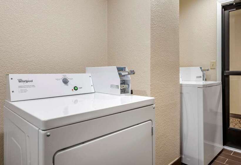 فندق Comfort Inn Near Kokomo Speedway