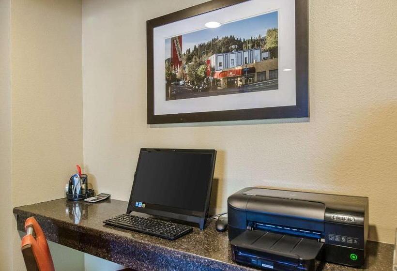 فندق Comfort Inn & Suites Ashland