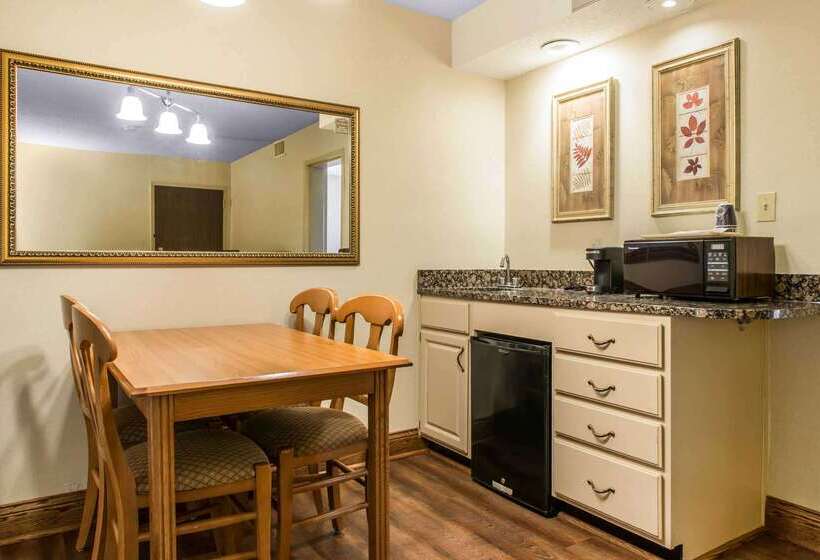 فندق Comfort Inn & Suites