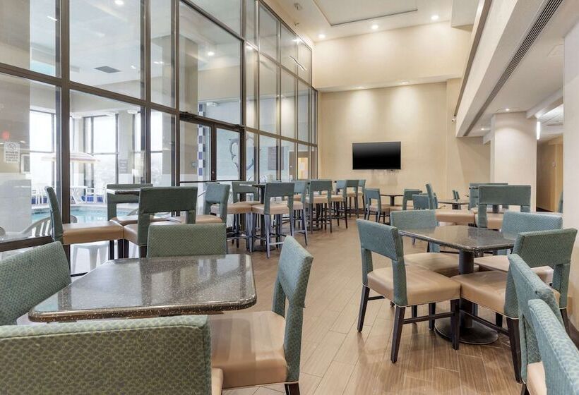 فندق Comfort Inn & Suites