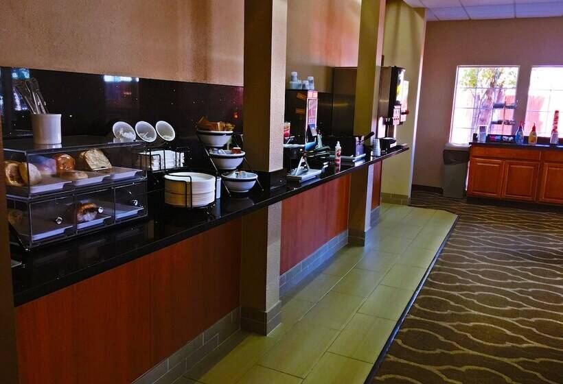 فندق Comfort Inn & Suites