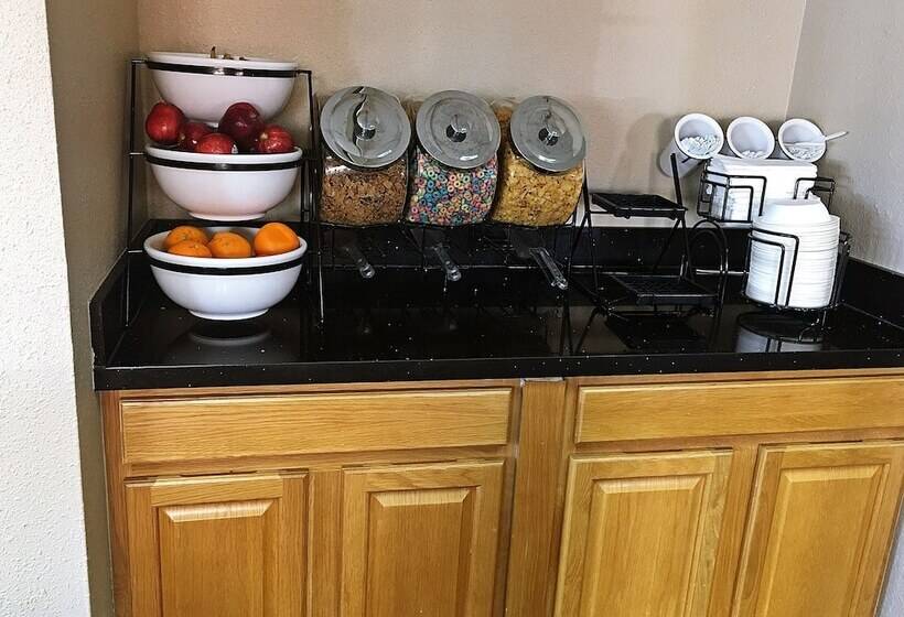 فندق Comfort Inn & Suites