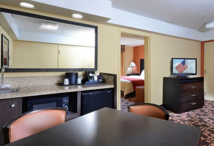 هتل Comfort Inn University Durham  Chapel Hill