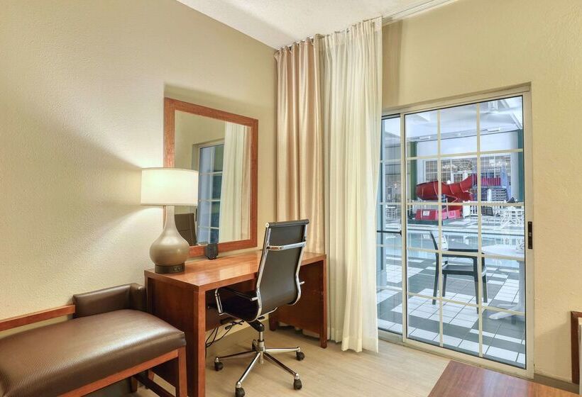 酒店 Comfort Suites Appleton Airport