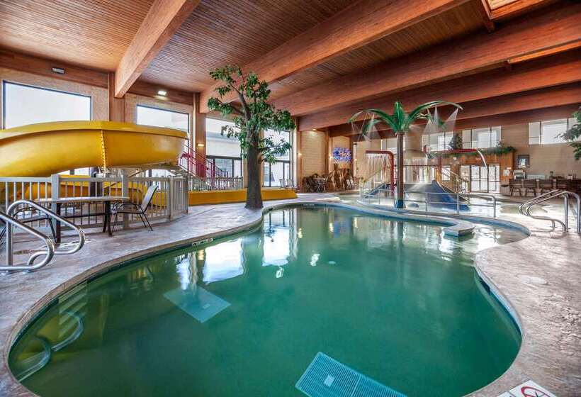 Отель Comfort Suites