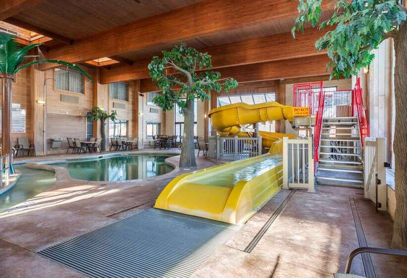 Отель Comfort Suites