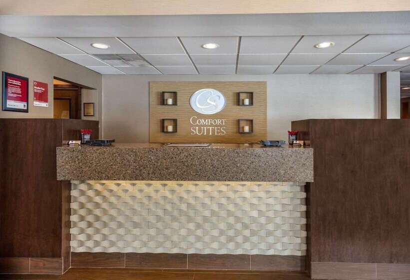 Отель Comfort Suites
