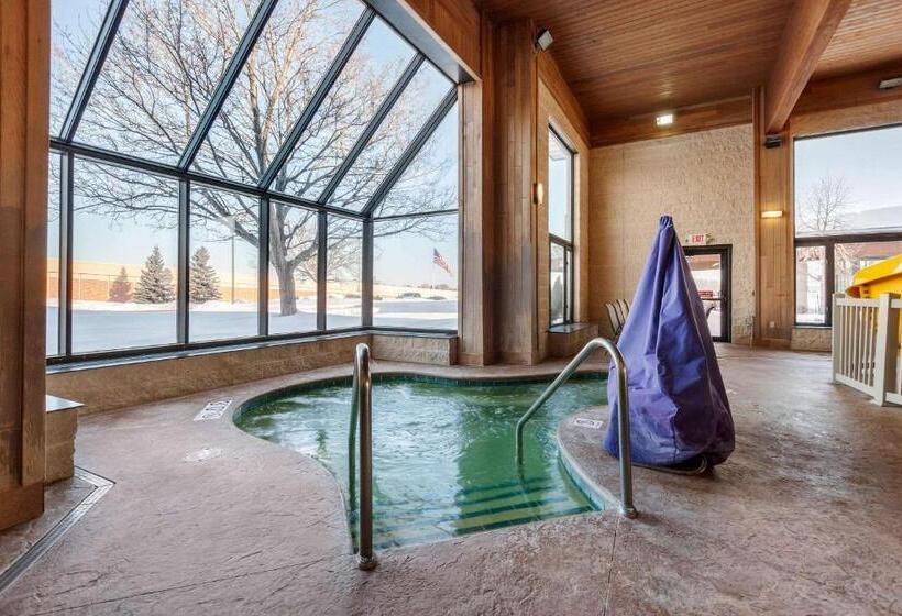 Отель Comfort Suites