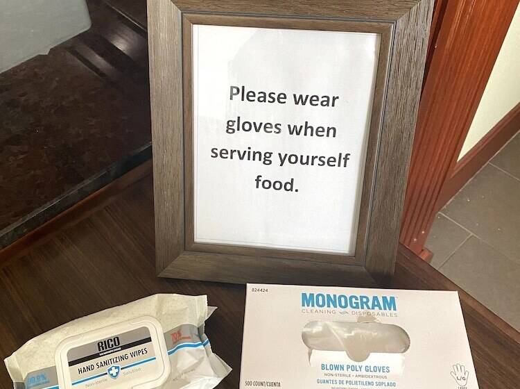 فندق Comfort Suites Outlet Center