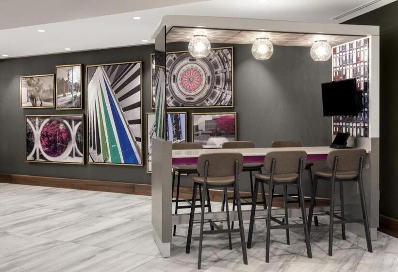 فندق Crowne Plaza Lansing, An Ihg