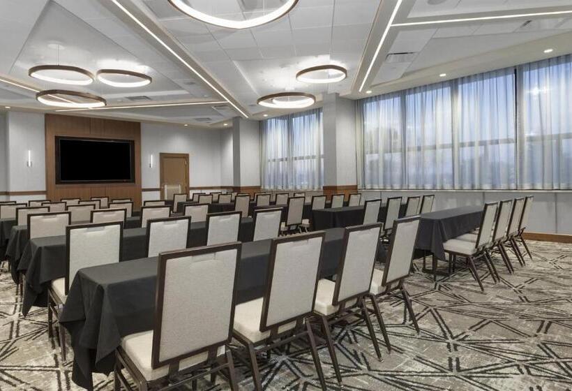 فندق Crowne Plaza Lansing, An Ihg