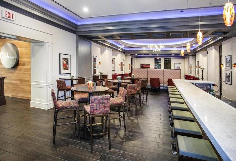 هتل Crowne Plaza Lansing, An Ihg