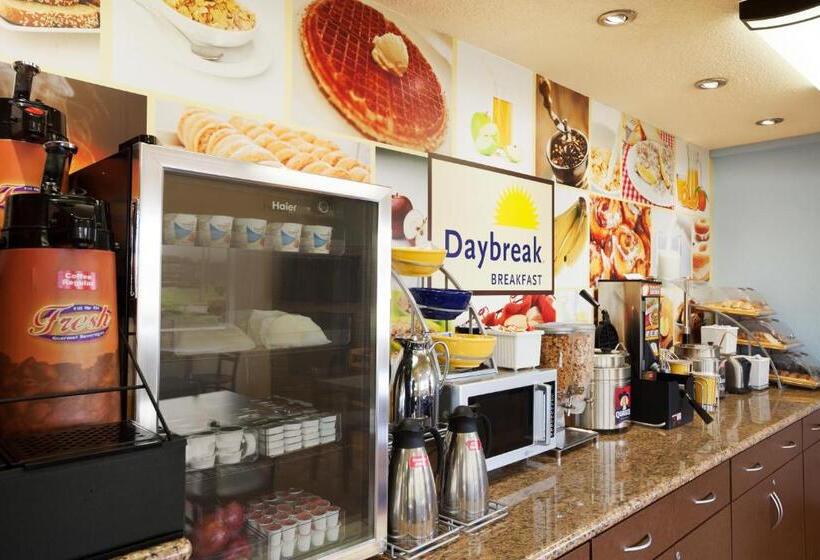 Отель Days Inn By Wyndham Champaign/urbana