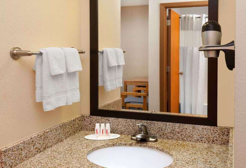 ホテル Days Inn By Wyndham Charleston