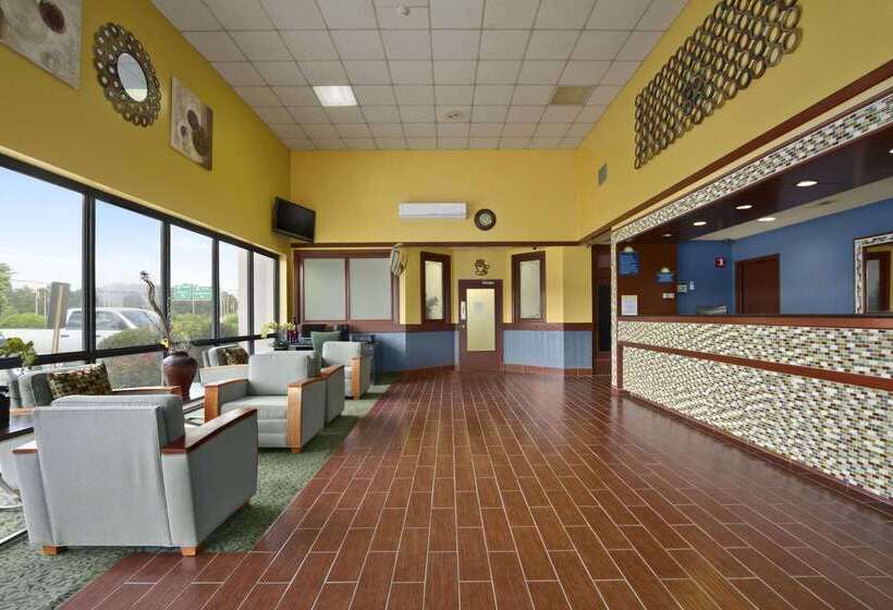 호텔 Days Inn By Wyndham Fayettevillesouth/i95 Exit 49