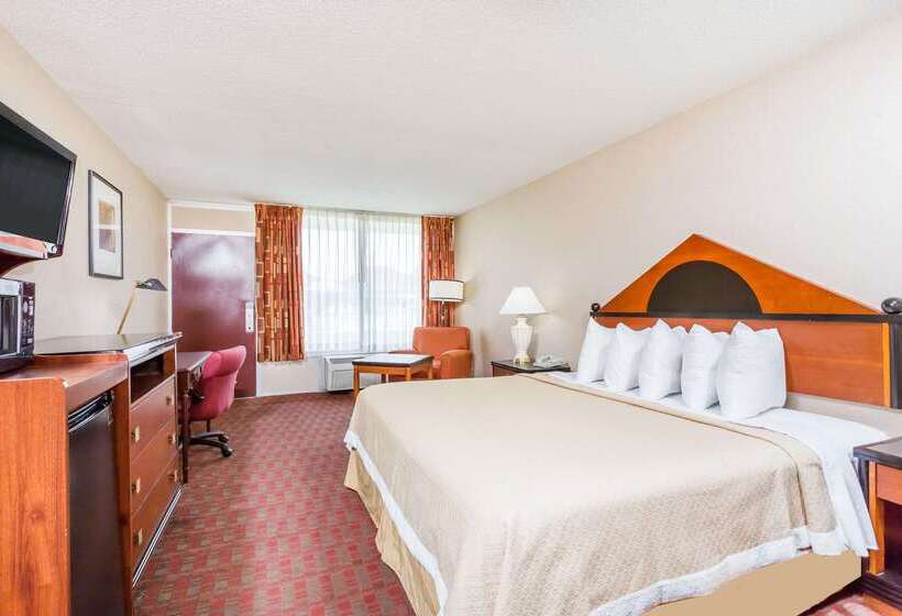 Отель Days Inn By Wyndham Goldsboro