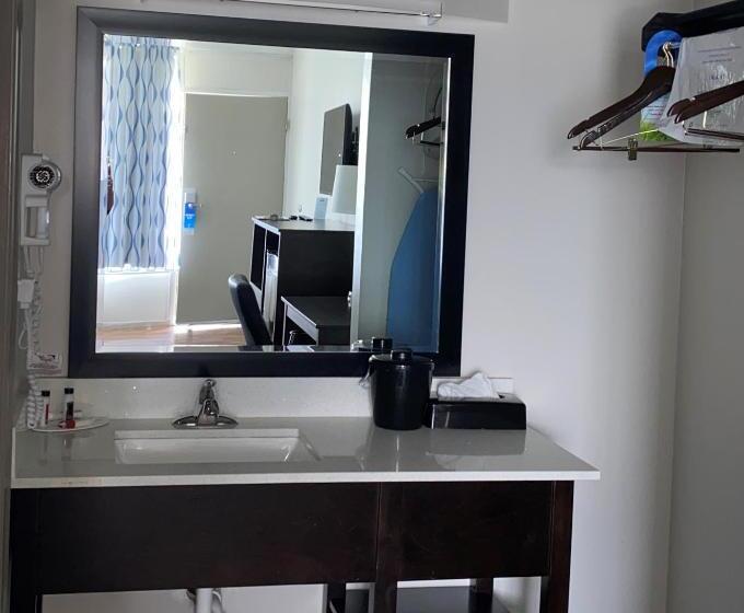 Отель Days Inn By Wyndham Goldsboro