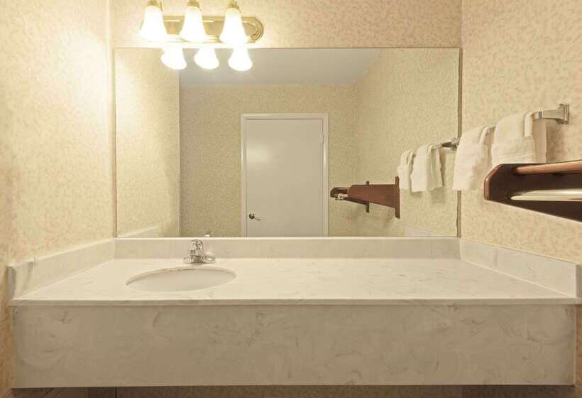 בית מלון כפרי Days Inn By Wyndham Greenville