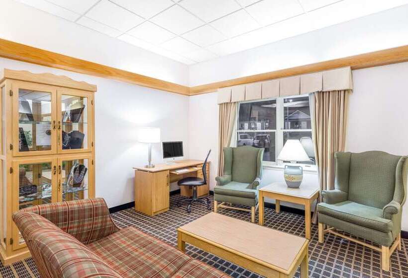 ホテル Days Inn By Wyndham Jefferson