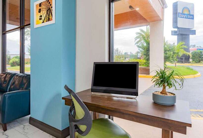 酒店 Days Inn By Wyndham N Orlando/casselberry