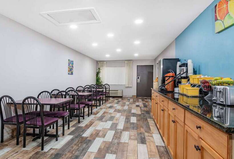 酒店 Days Inn By Wyndham N Orlando/casselberry