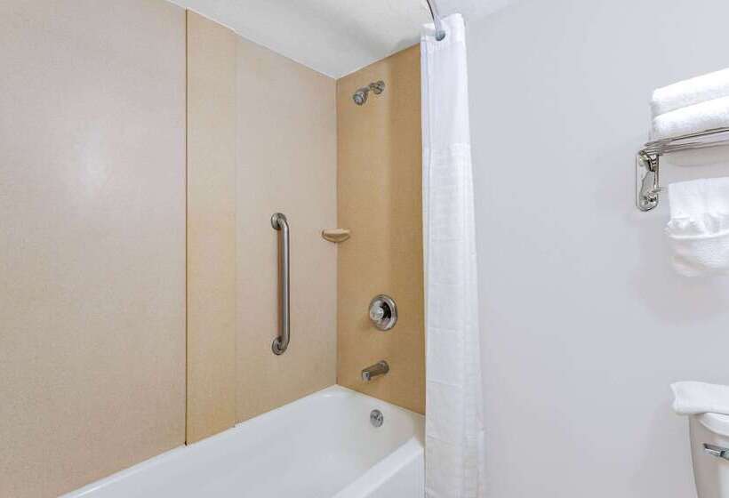 酒店 Days Inn By Wyndham N Orlando/casselberry