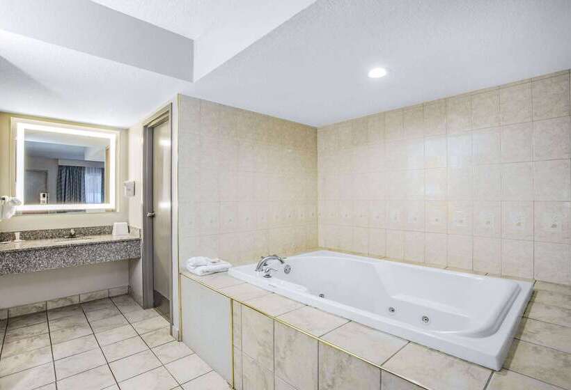 酒店 Days Inn By Wyndham N Orlando/casselberry