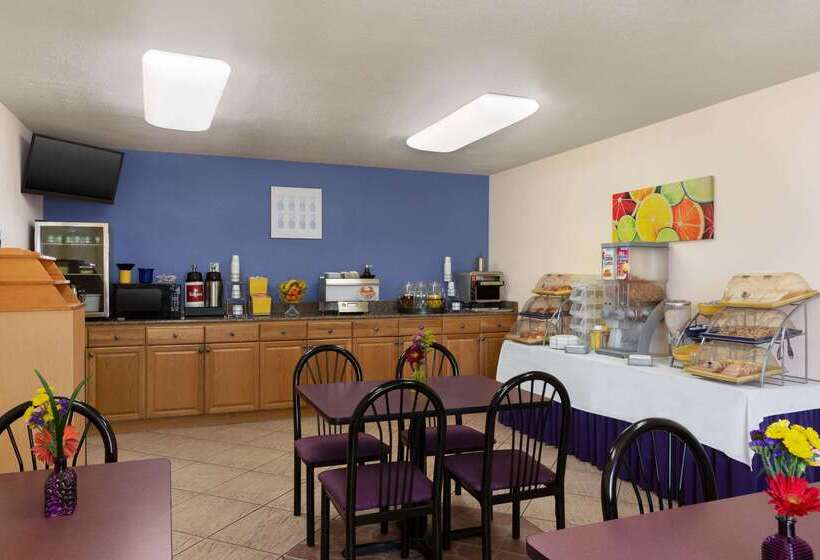 酒店 Days Inn By Wyndham N Orlando/casselberry