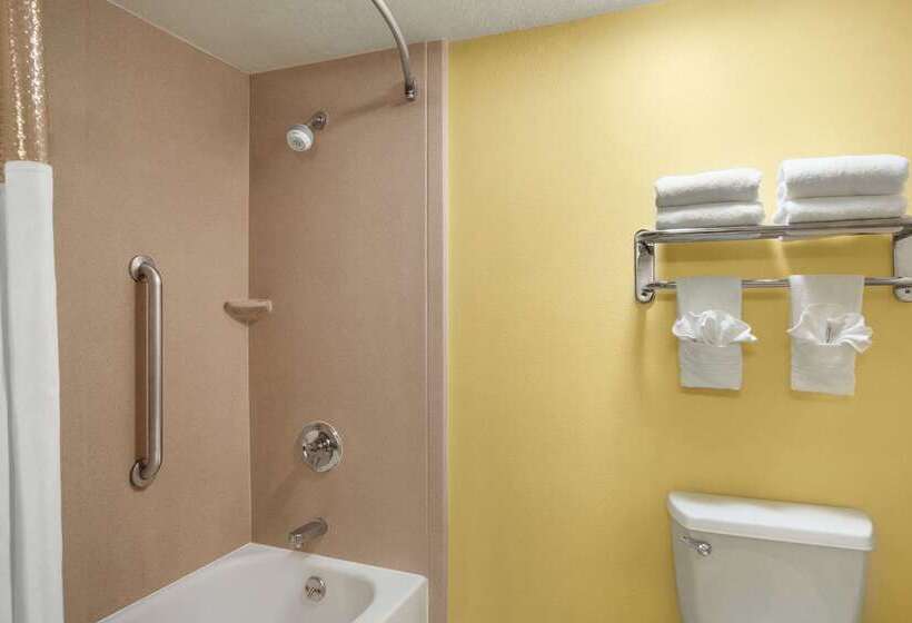 酒店 Days Inn By Wyndham N Orlando/casselberry