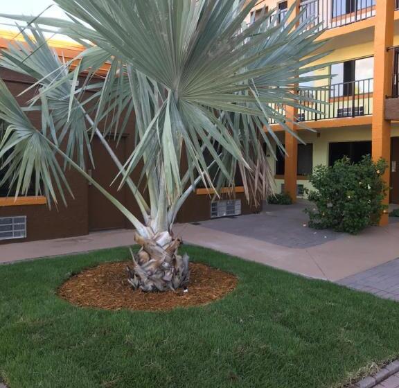 酒店 Days Inn By Wyndham N Orlando/casselberry