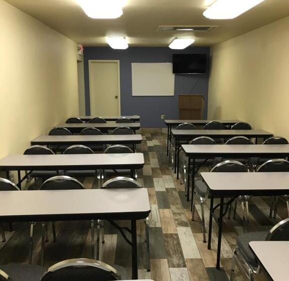 酒店 Days Inn By Wyndham N Orlando/casselberry